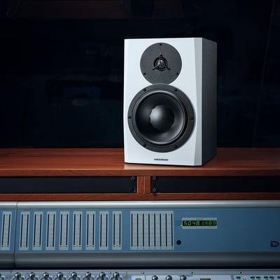 Dynaudio-LYD-8---White---01_1200x1200px